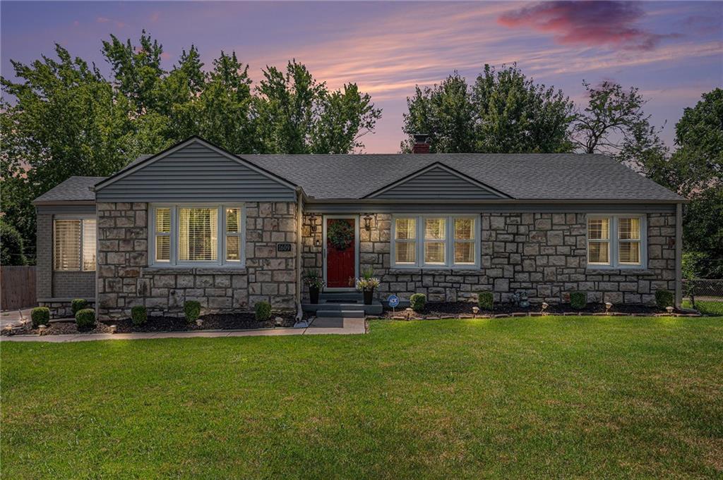 Listing Photo MLS #HMS2565056