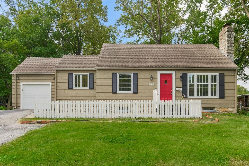Listing Photo MLS #HMS2566054