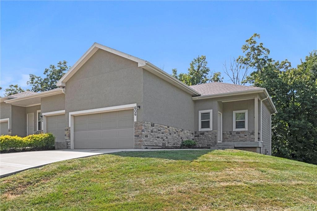 Listing Photo MLS #HMS2566575