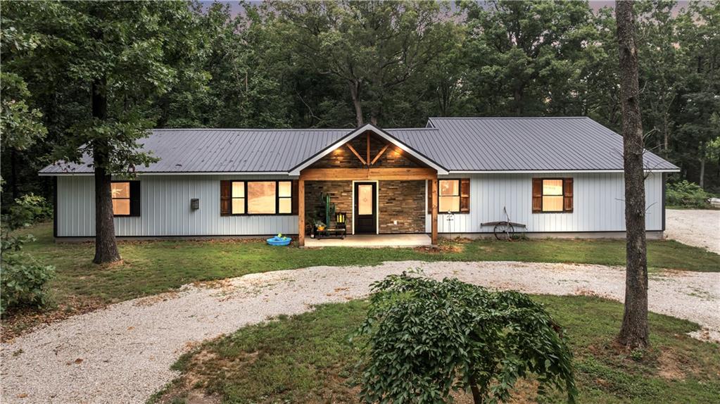 Listing Photo MLS #HMS2567177