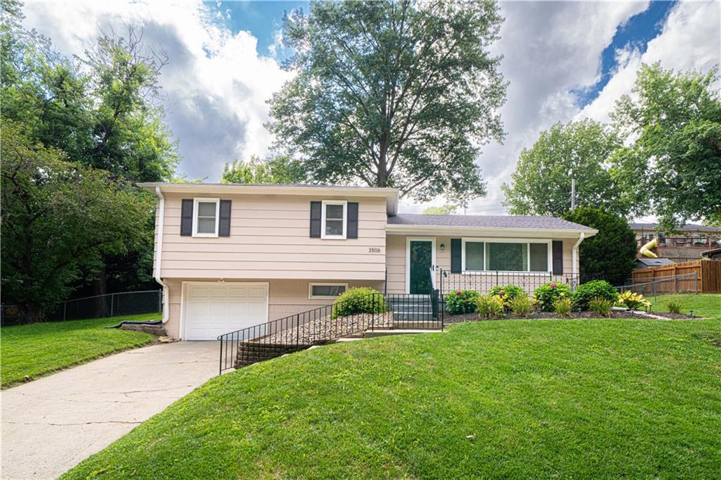 Listing Photo MLS #HMS2567778