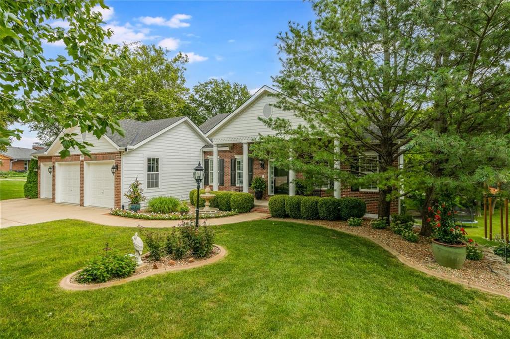 Listing Photo MLS #HMS2567976