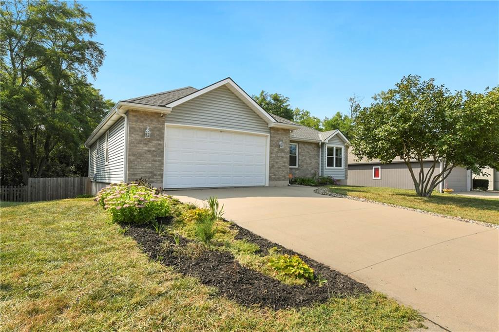 Listing Photo MLS #HMS2570581