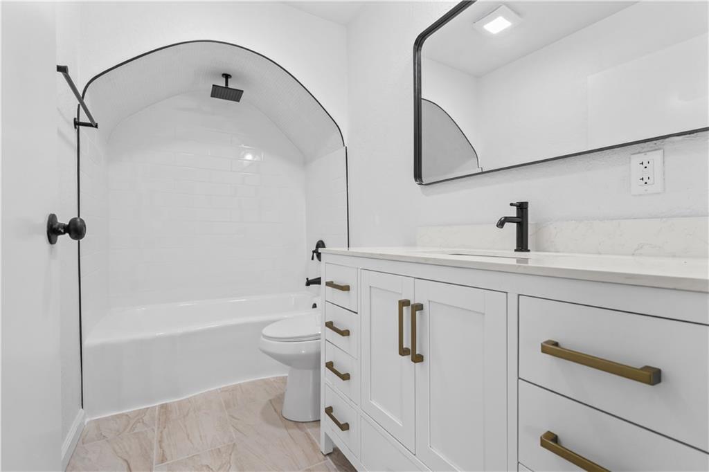 Listing Photo MLS #HMS2571035