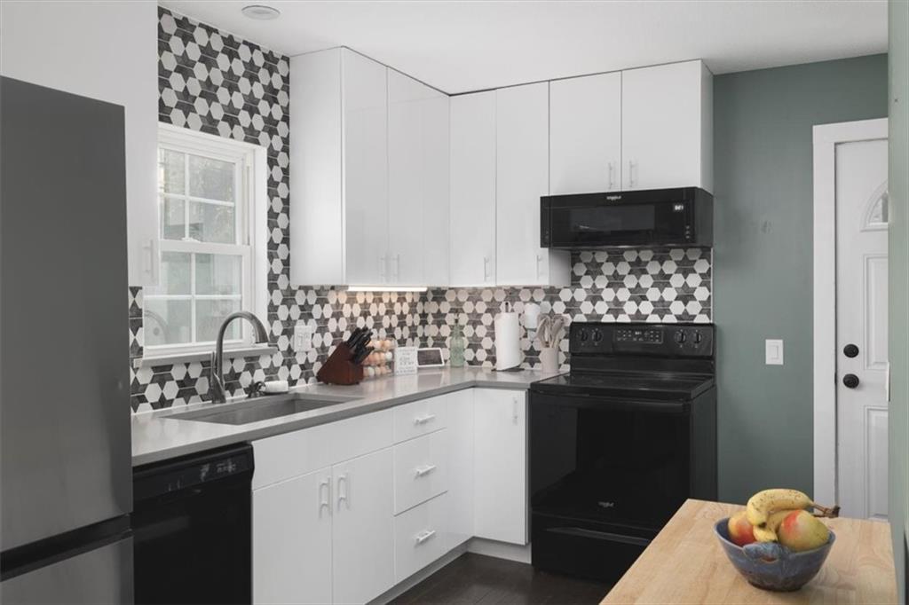 Listing Photo MLS #HMS2572093