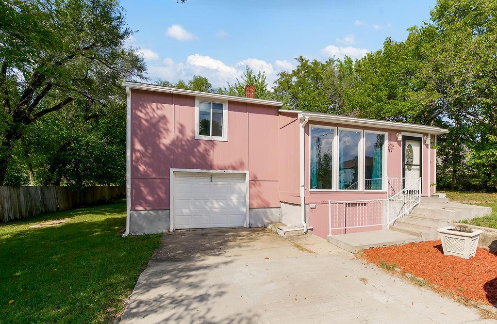 Listing Photo MLS #HMS2572440