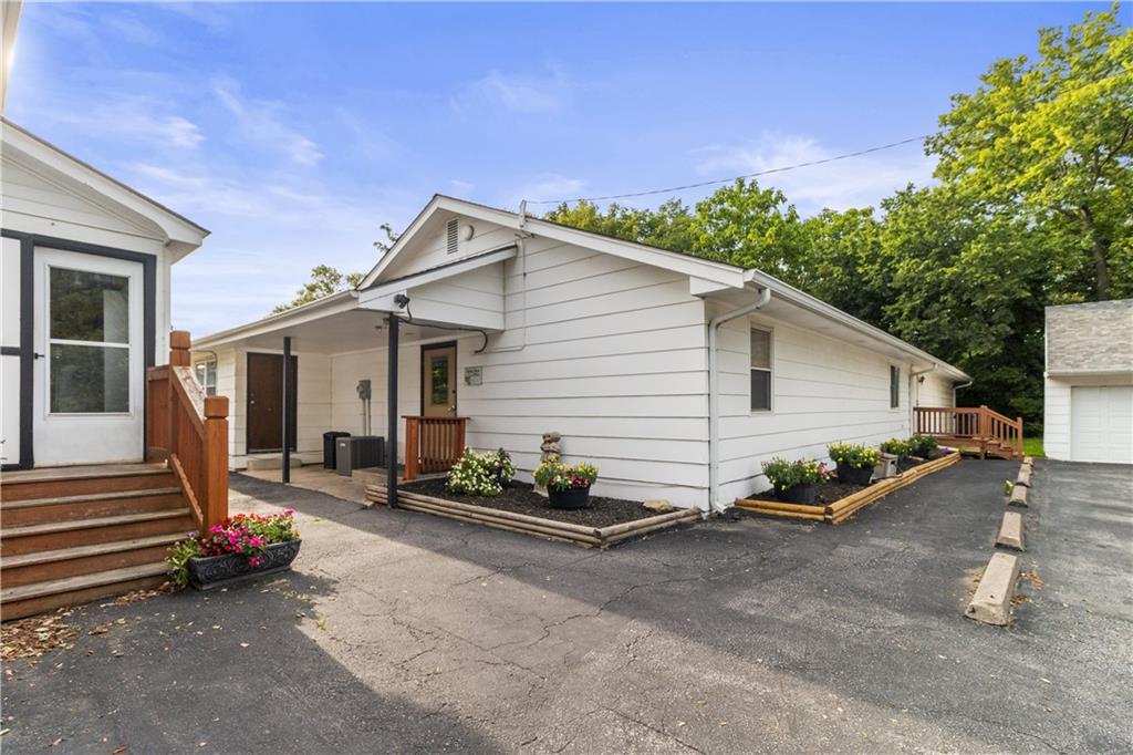 Listing Photo MLS #HMS2573790