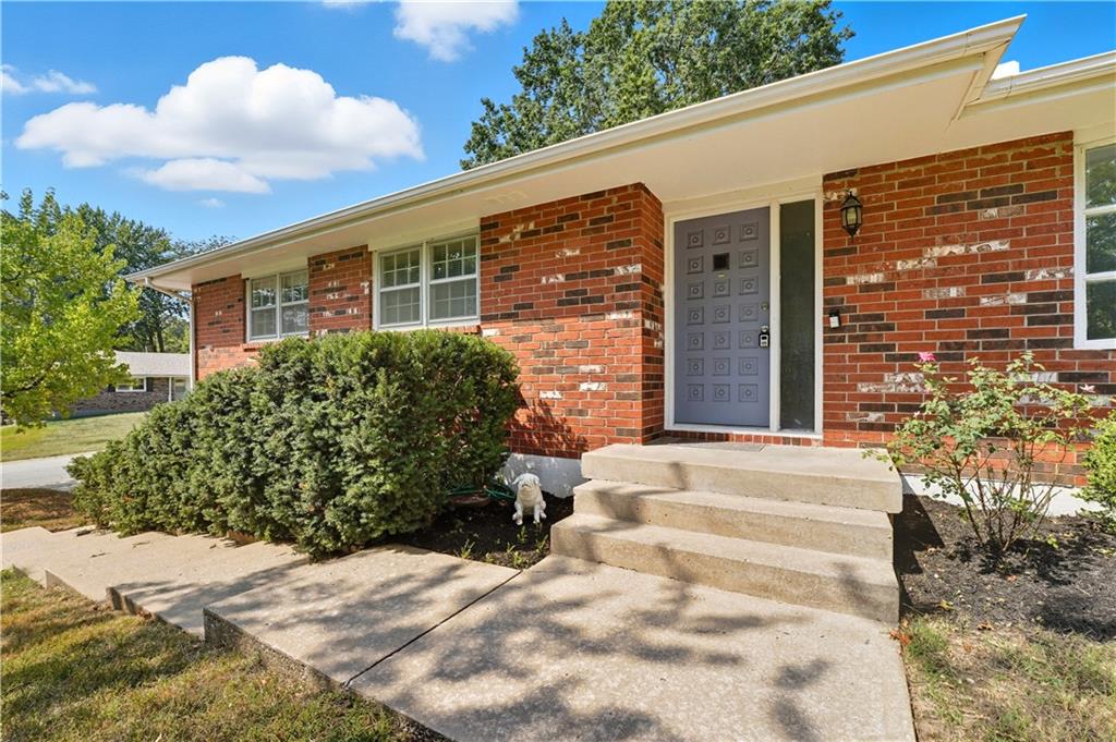 Listing Photo MLS #HMS2573795