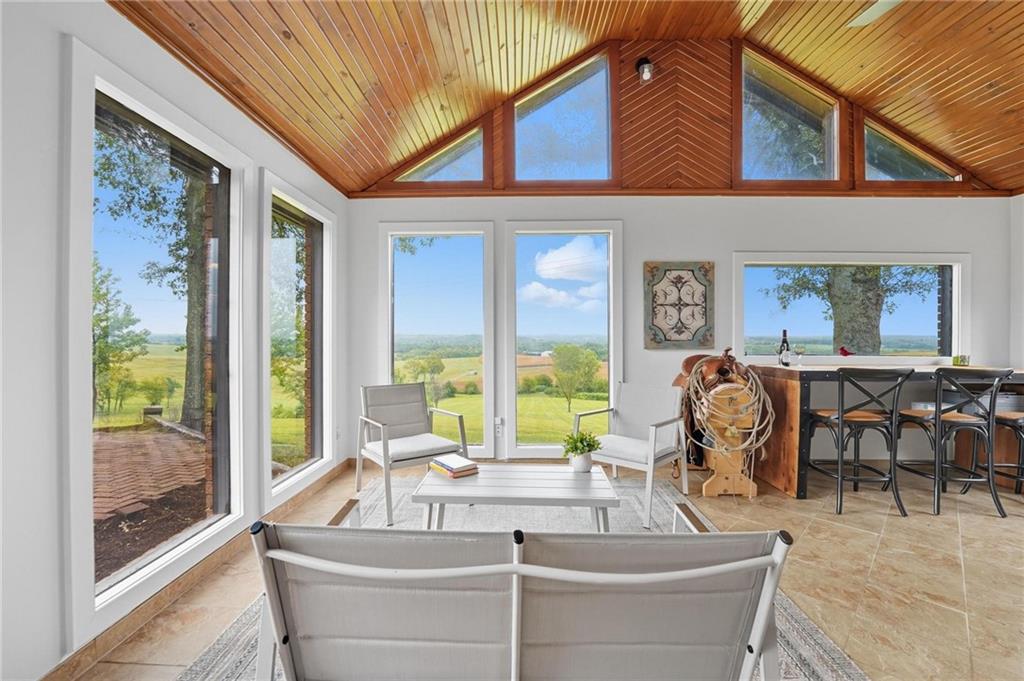 Listing Photo MLS #HMS2574995