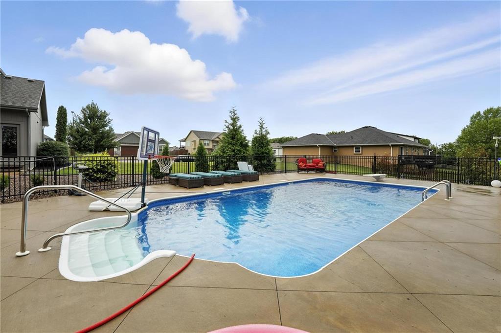 Listing Photo MLS #HMS2575324
