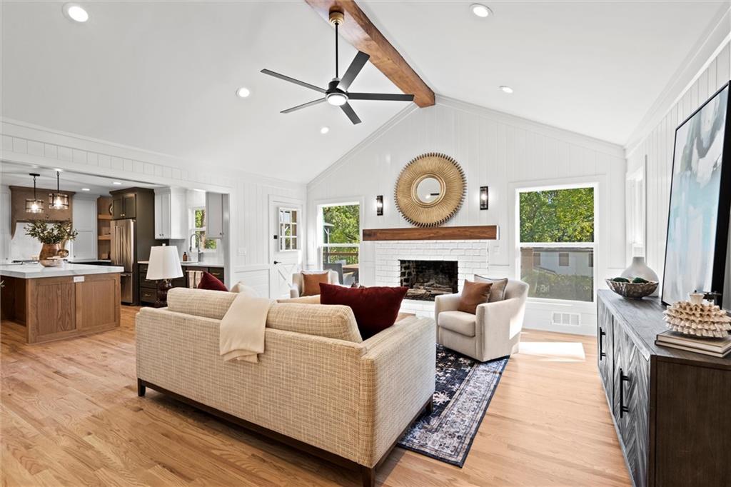 Listing Photo MLS #HMS2575586