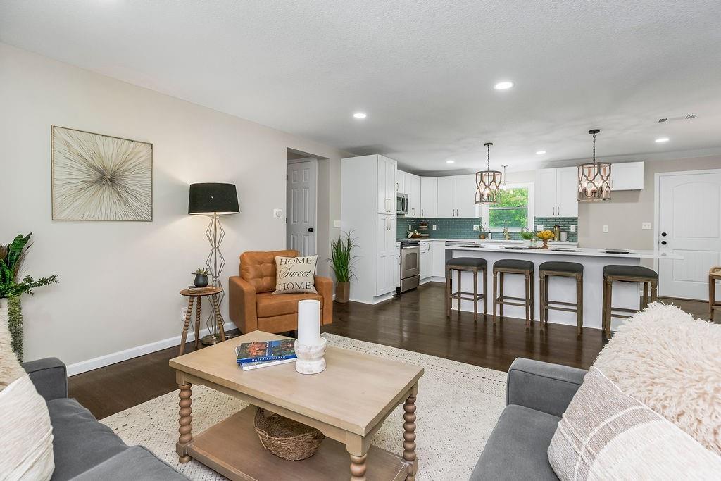 Listing Photo MLS #HMS2575663