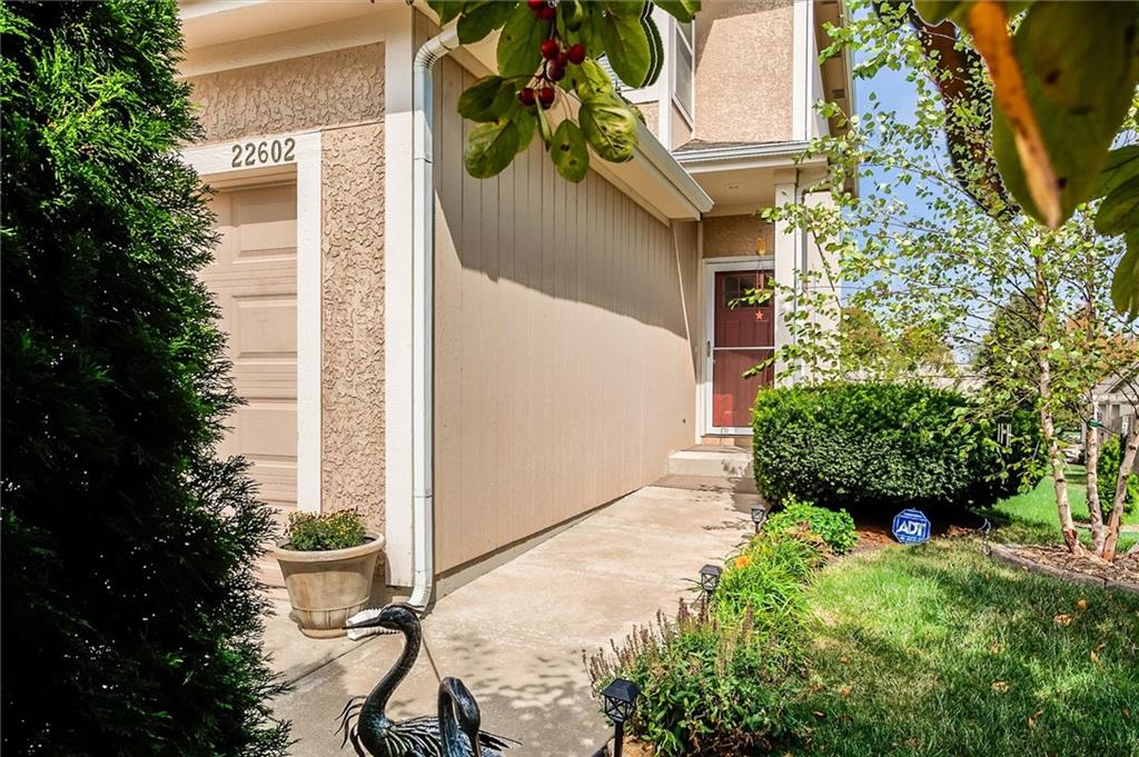 Listing Photo MLS #HMS2575727