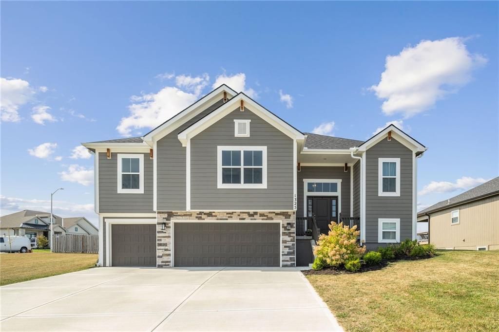 Listing Photo MLS #HMS2576185