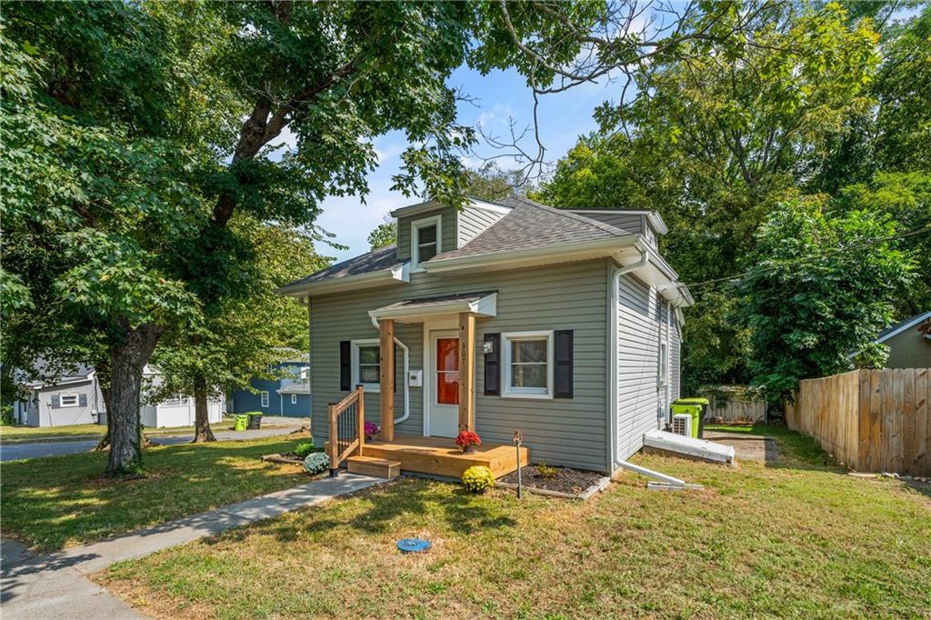 Listing Photo MLS #HMS2576307