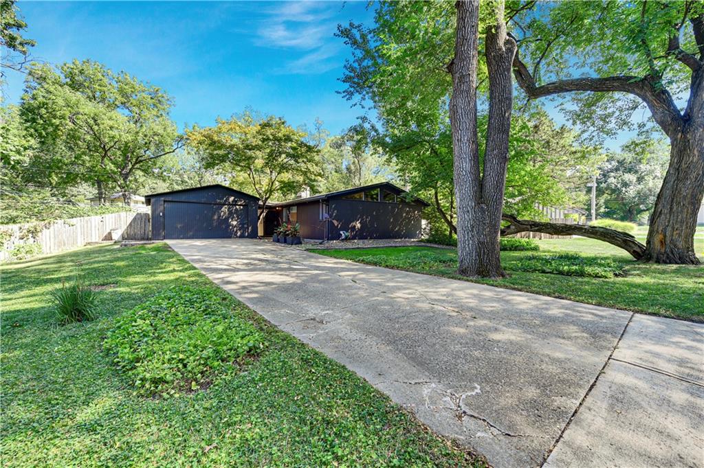 Listing Photo MLS #HMS2576358