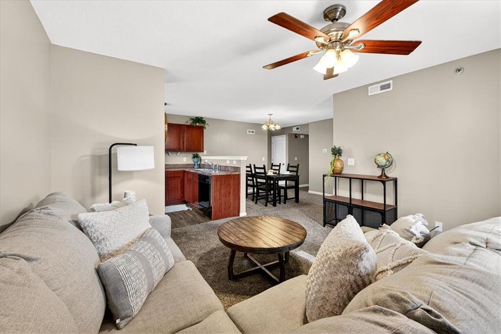 Listing Photo MLS #HMS2577705