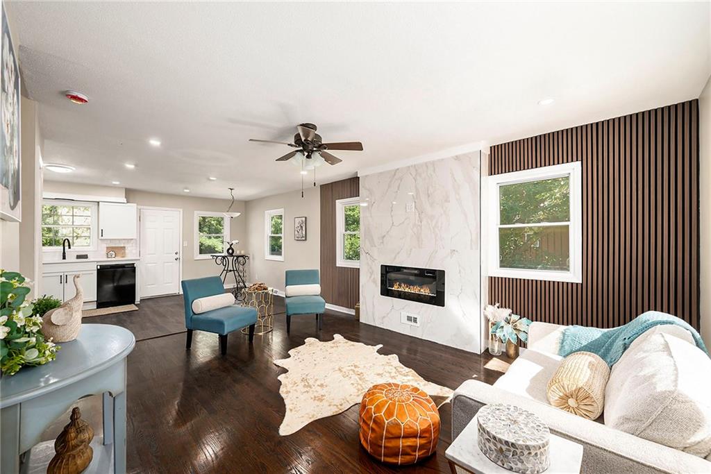 Listing Photo MLS #HMS2578074