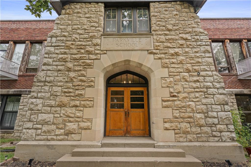 Listing Photo MLS #HMS2578137