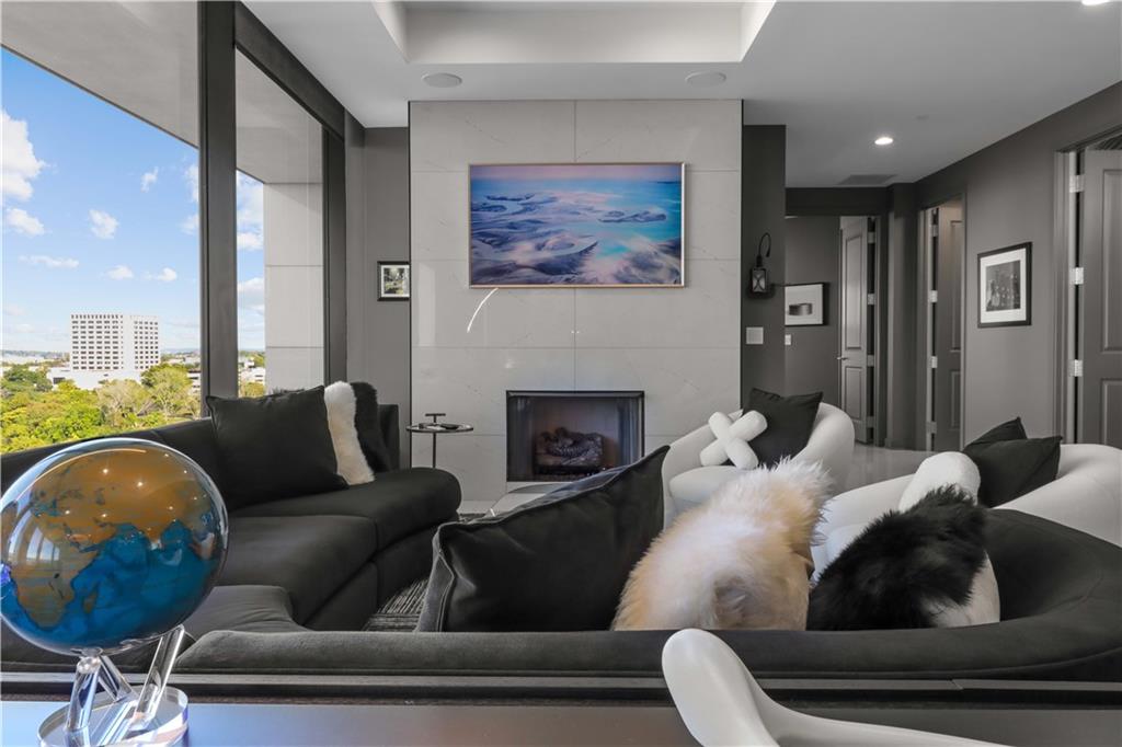 Listing Photo MLS #HMS2579333