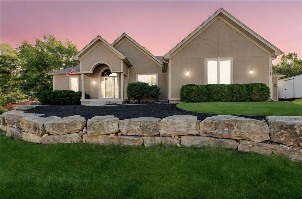 Listing Photo MLS #HMS2581879