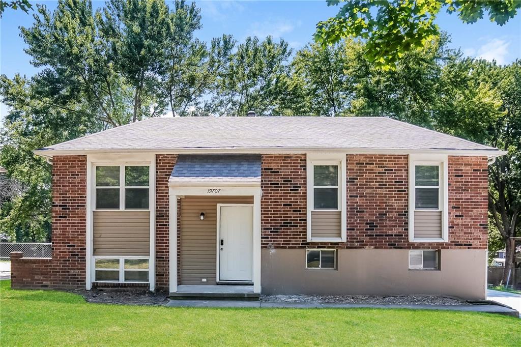 Listing Photo MLS #HMS2584658