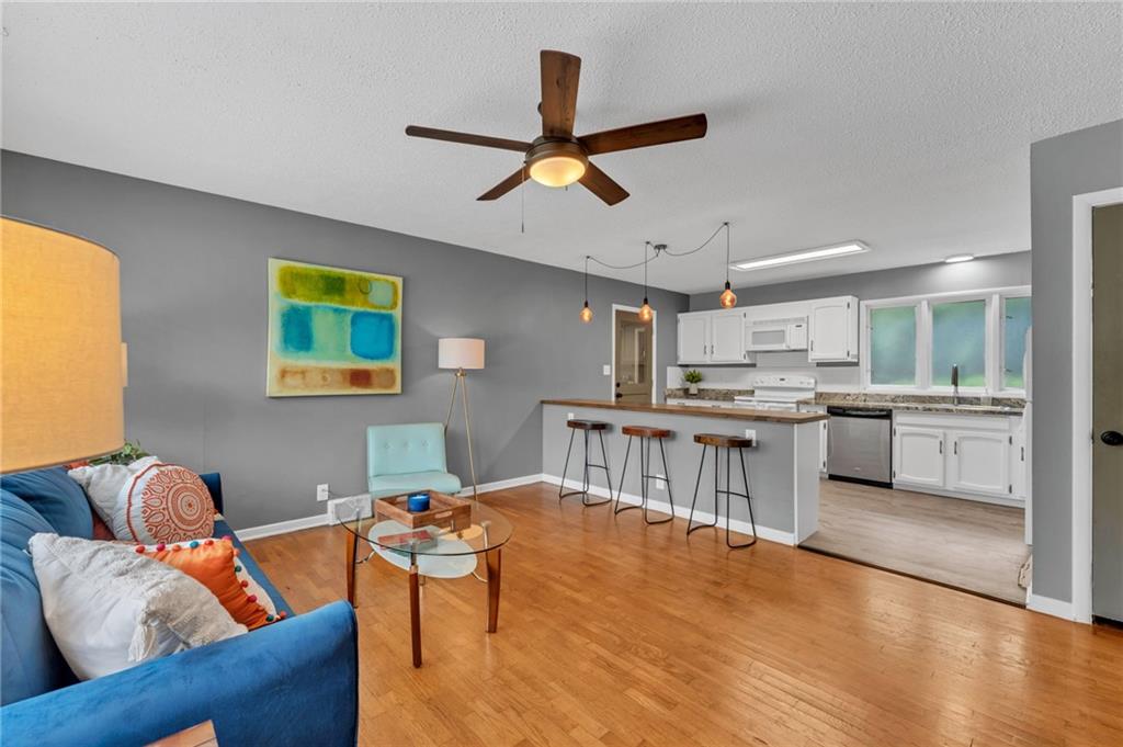 Listing Photo MLS #HMS2586707