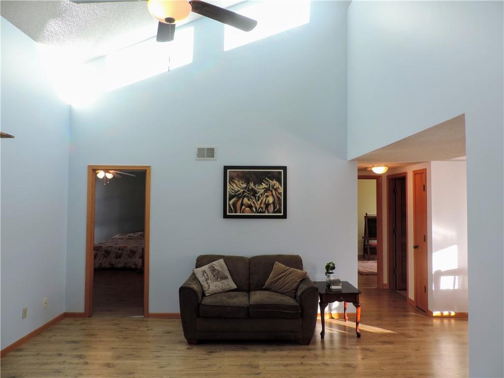 Listing Photo MLS #HMS2589616