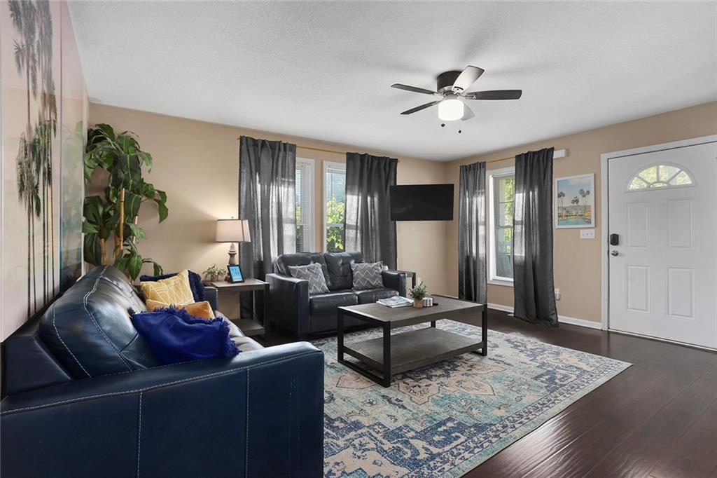 Listing Photo MLS #HMS2592014