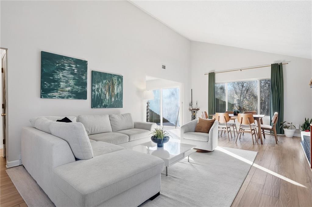 Listing Photo MLS #HMS2594800