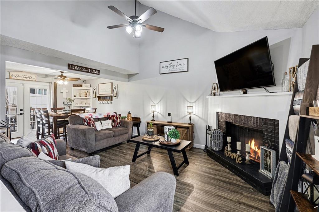 Listing Photo MLS #HMS2595204