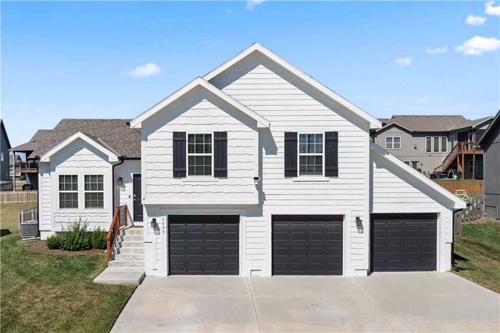 Listing Photo MLS #HMS2595656