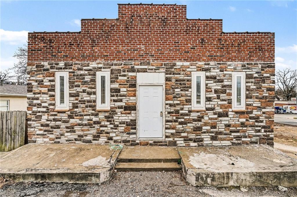 Listing Photo MLS #HMS2596198