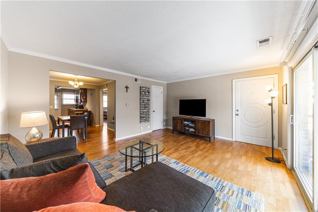 Listing Photo MLS #HMS2596280