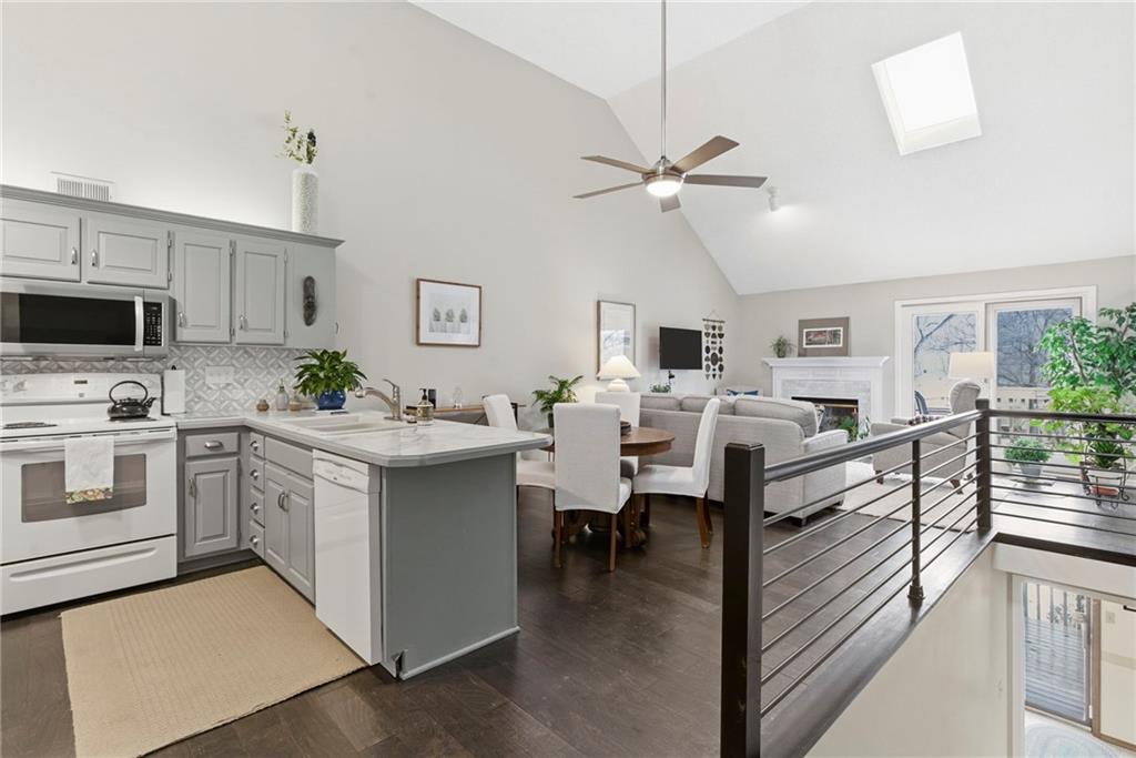 Listing Photo MLS #HMS2599098