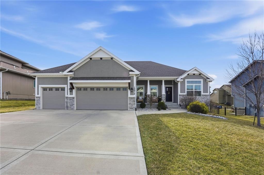 Listing Photo MLS #HMS2602359