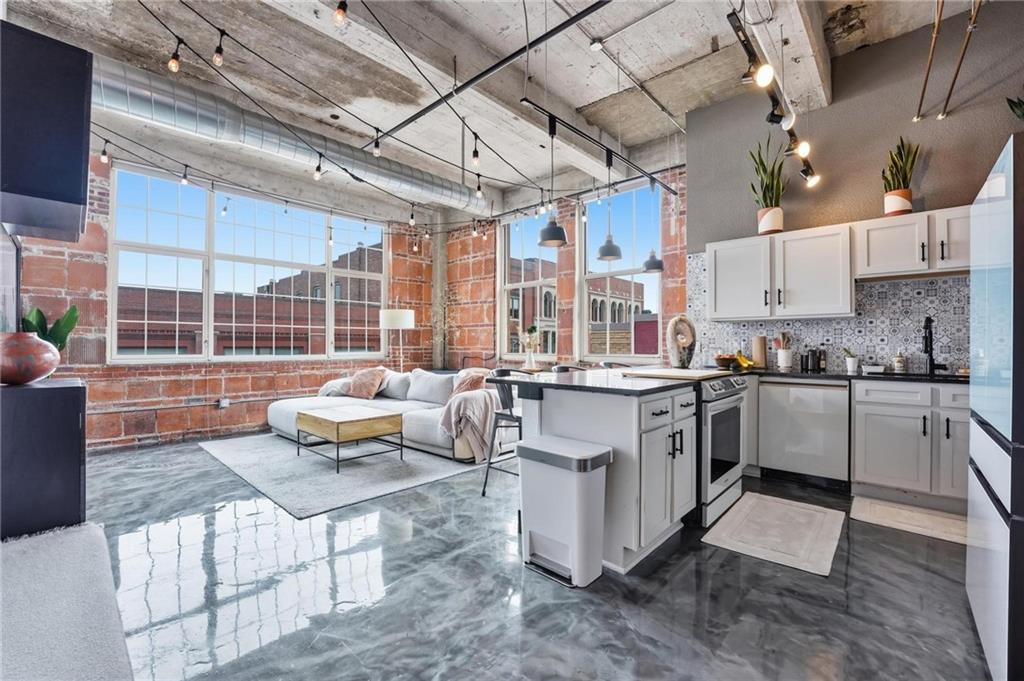 Listing Photo MLS #HMS2602510