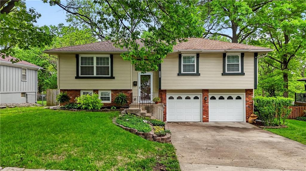 Listing Photo MLS #HMS2610677