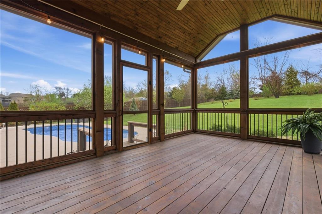 Listing Photo MLS #HMS2611885