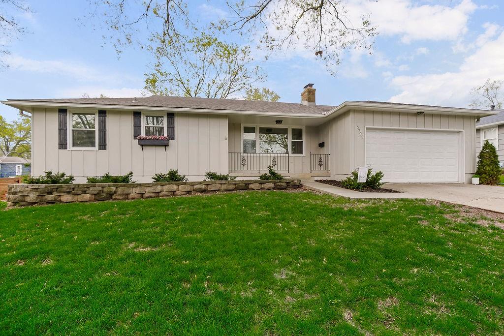 Listing Photo MLS #HMS2611921