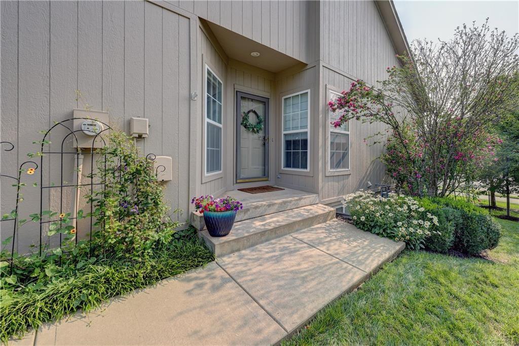 Listing Photo MLS #HMS2612653