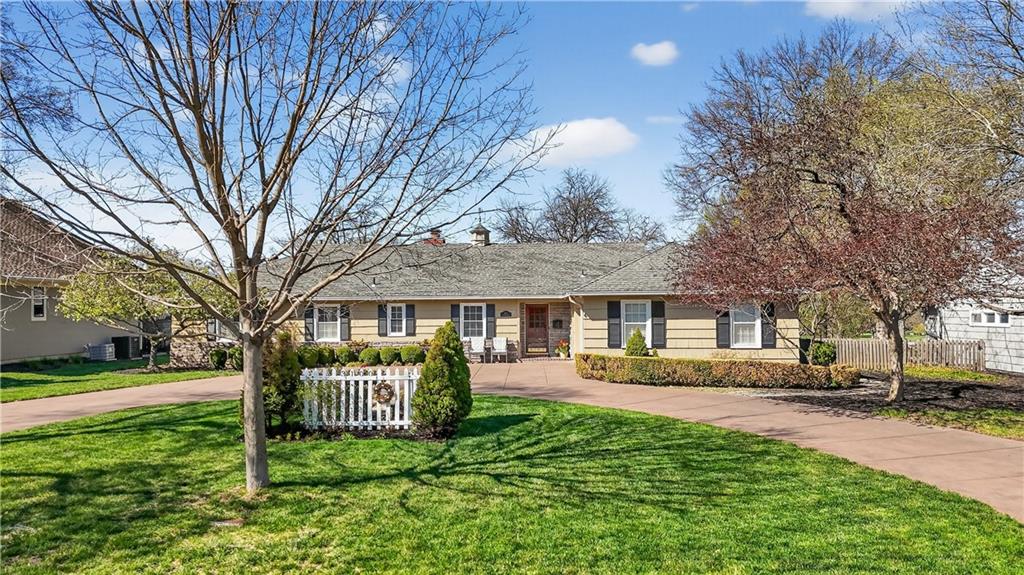 Listing Photo MLS #HMS2613003