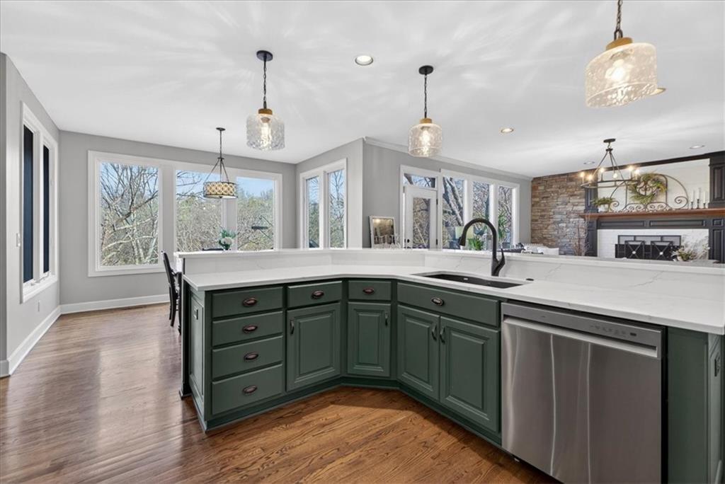 Listing Photo MLS #HMS2613235