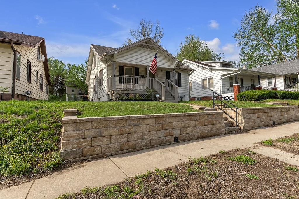 Listing Photo MLS #HMS2613888