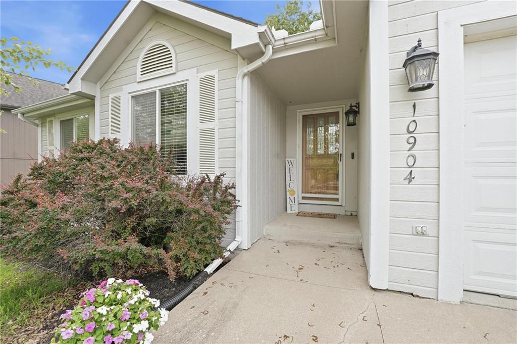 Listing Photo MLS #HMS2614706