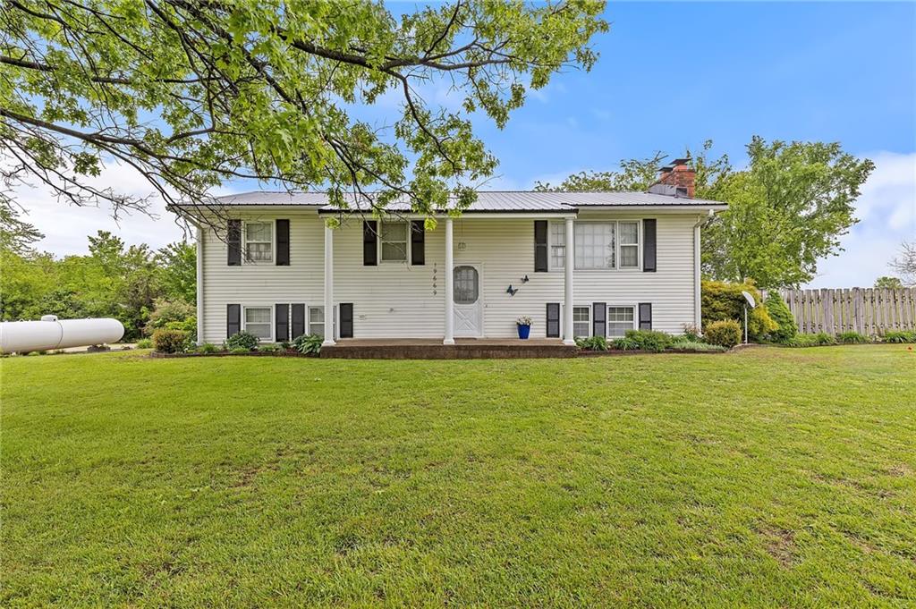 Listing Photo MLS #HMS2616124