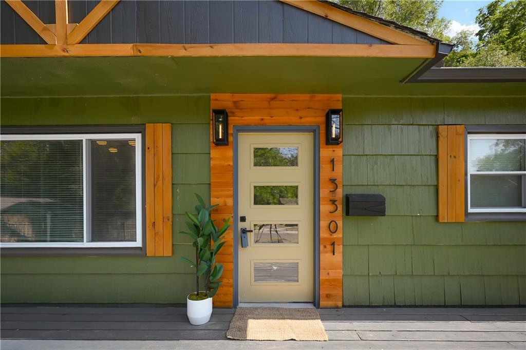 Listing Photo MLS #HMS2616259