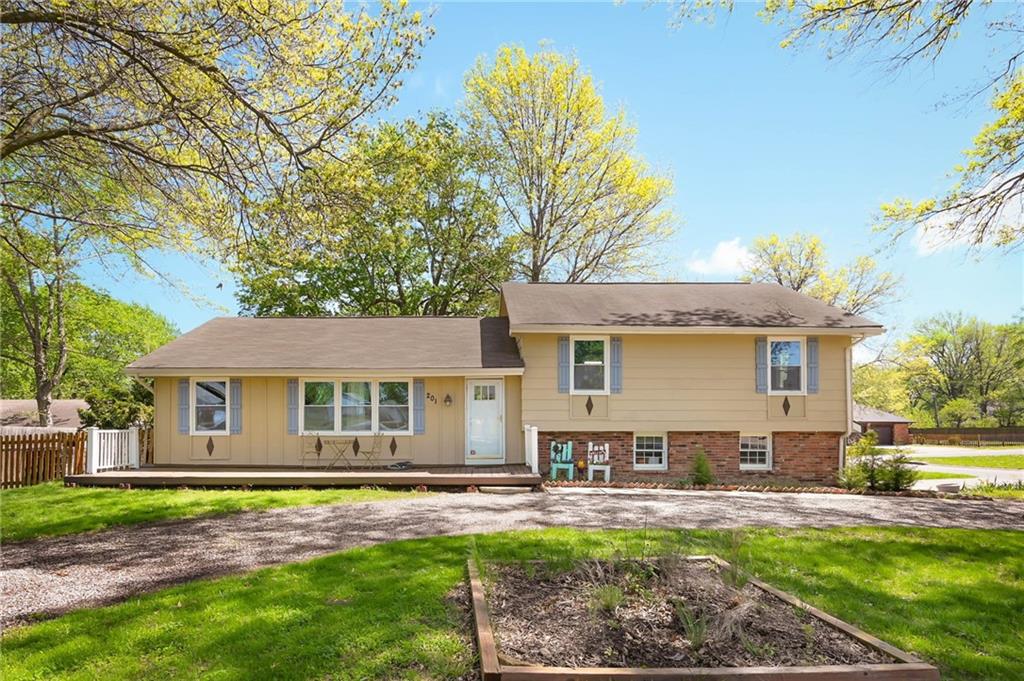 Listing Photo MLS #HMS2616654