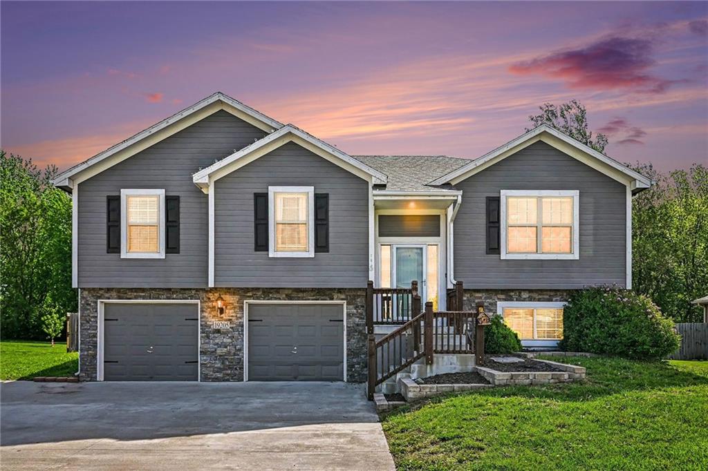 Listing Photo MLS #HMS2617277