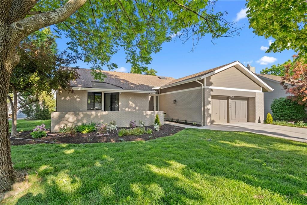 Listing Photo MLS #HMS2617307